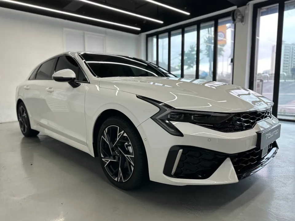 Kia K5 Chrome Delete Vinyl Wrap Review - Black & White Style