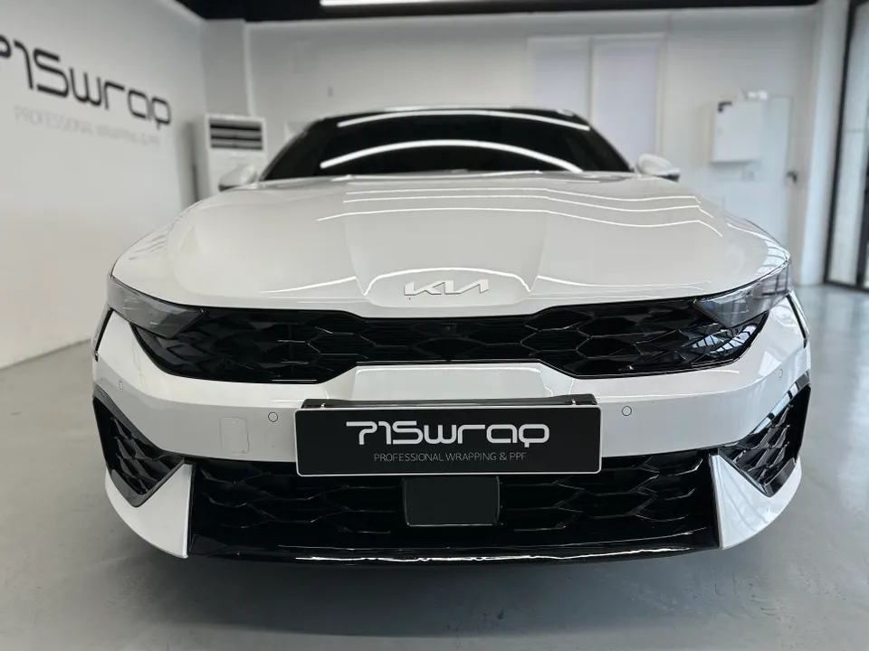 Kia K5 vinyl wrap - Kia K5 Chrome Delete Vinyl Wrap Review - Black & White Style photo 5