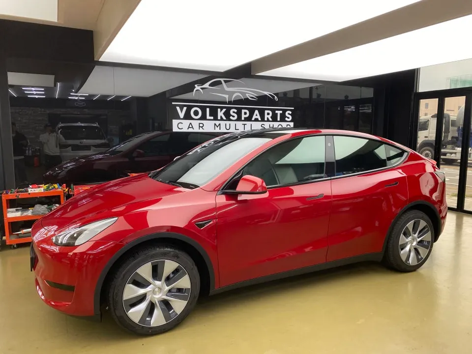 Tesla Y Custom Steering Wheel Upgrade Review photo 1