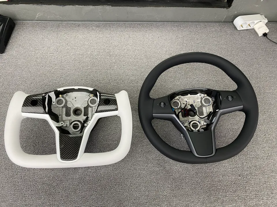 Tesla Y RWD steering wheel - Tesla Y Custom Steering Wheel Upgrade Review photo 5