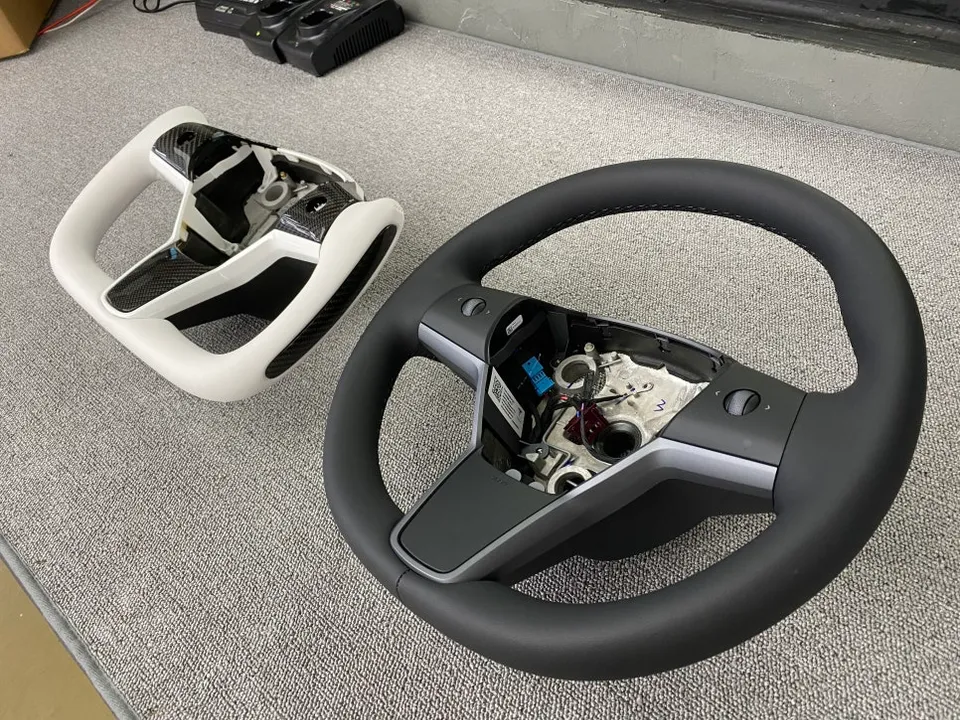 Tesla Y RWD steering wheel - Tesla Y Custom Steering Wheel Upgrade Review photo 6