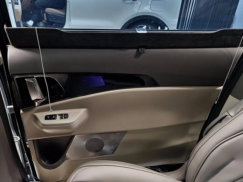 Kia Carnival KA4 ambient lighting - Kia Carnival KA4 Ambient Lighting Review: Cost & Results photo 5