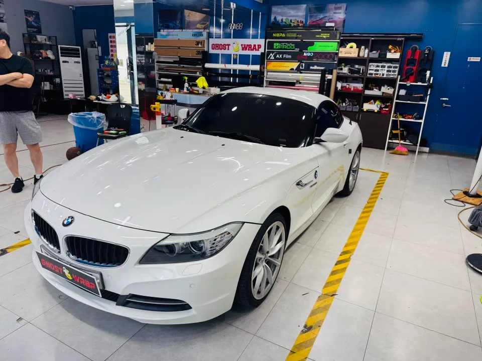 BMW Z4のカーラッピング事例|費用目安・仕上がり 施工写真 1-3