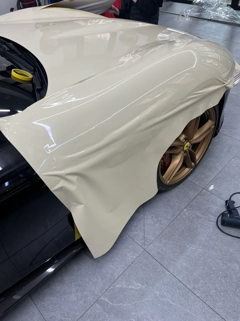 Ferrari Romaのカーラッピング事例 施工写真 4