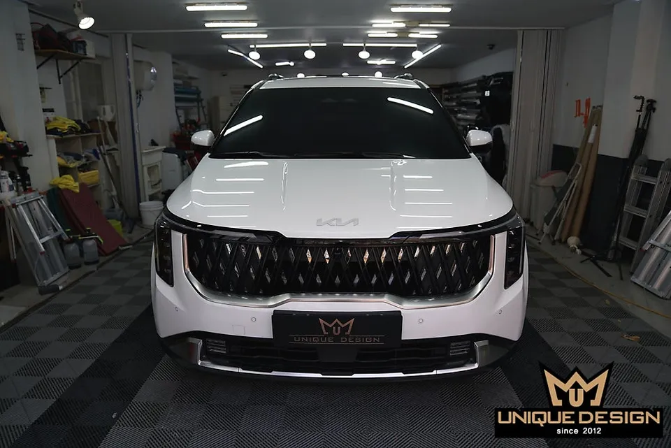 Kia Carnivalのガラスコーティング事例 施工写真 1-1