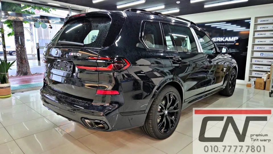 BMW X7のカーフィルム施工事例 施工写真 3