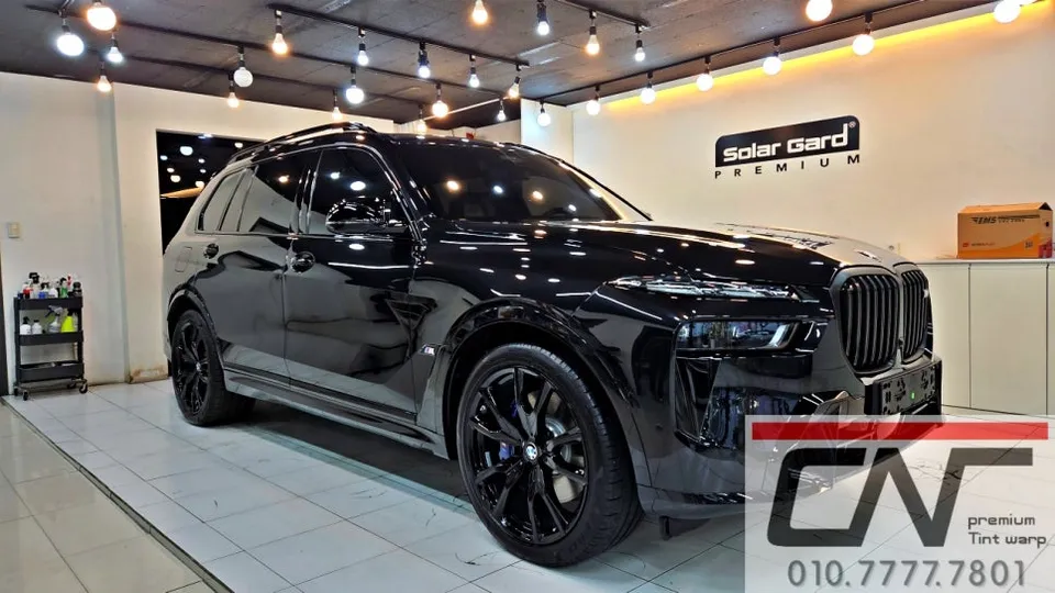 BMW X7のカーフィルム施工事例 施工写真 5