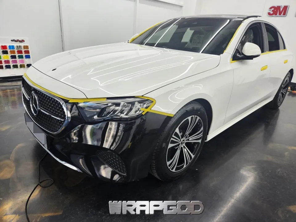 Mercedes-Benz Eクラスのカーラッピング事例|費用目安・仕上がり 施工写真 2-3