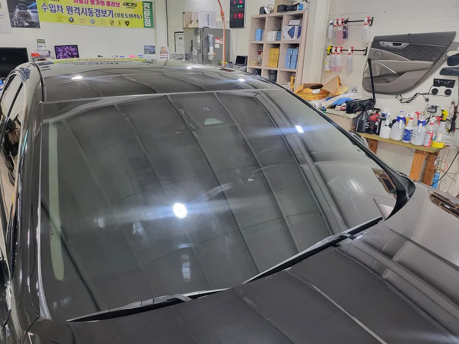 Genesis G80のカーフィルム施工事例｜熱遮断効果と仕上がり 写真