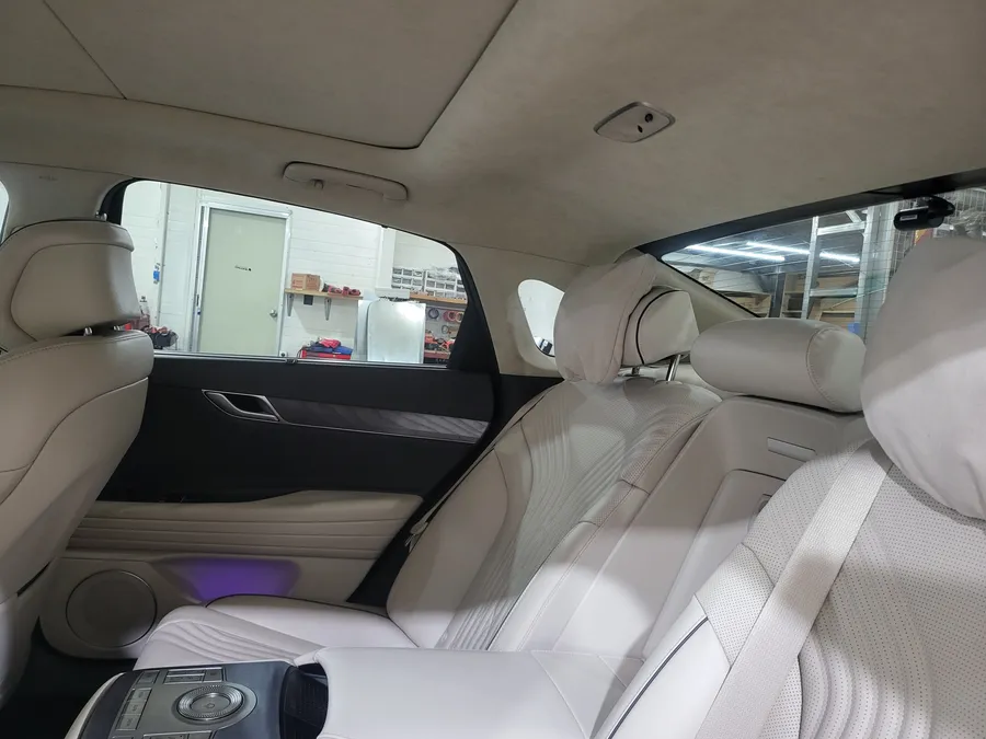 Genesis G80のカーフィルム施工事例｜熱遮断効果と仕上がり 施工写真 4