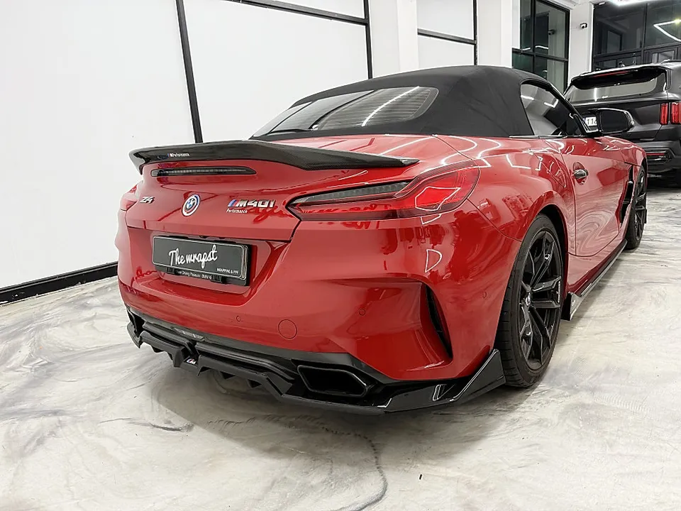 BMW Z4のカーラッピング事例|リアルカーボン調フィルム 施工写真 2-1