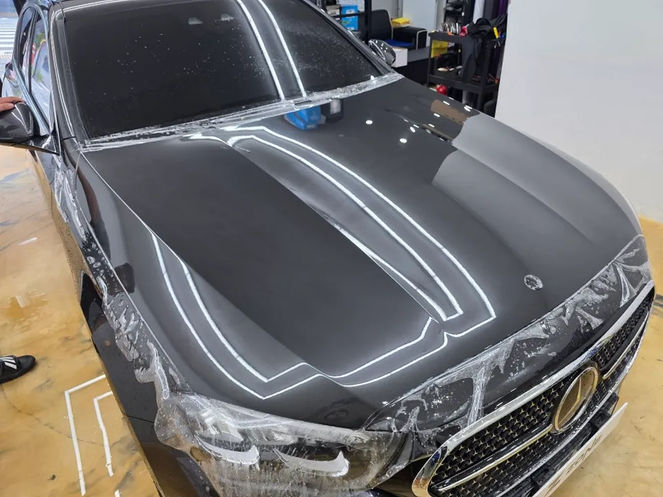 メルセデス・ベンツ Eクラス W213 PPF施工事例|費用目安・仕上がり 施工写真 1-2