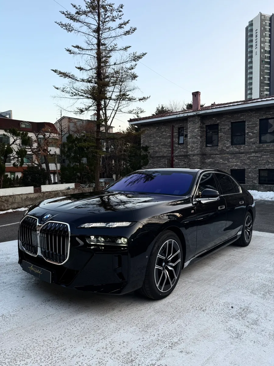 BMW 7 SeriesのPPF施工事例|費用目安と仕上がり 施工写真 1-3