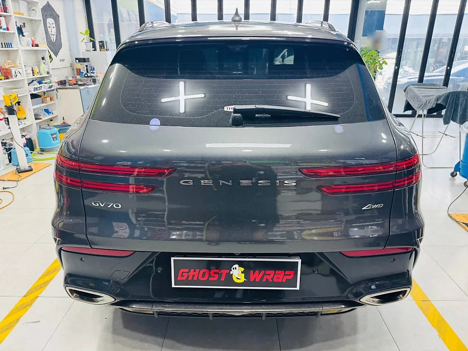 Genesis GV70 vinyl wrap - Genesis GV70 Vinyl Wrap Review: Black Accents photo 3