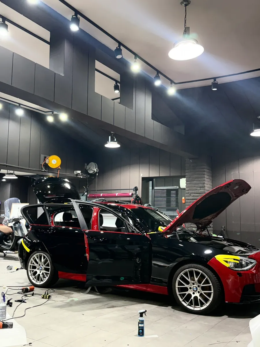 BMW 1 SeriesのブラックPPF施工事例|費用目安・仕上がり 施工写真 1-2
