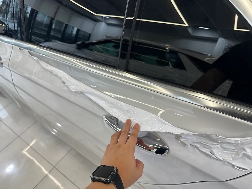 メルセデス・ベンツ Eクラス W213 カーラッピング事例 施工写真 2-3