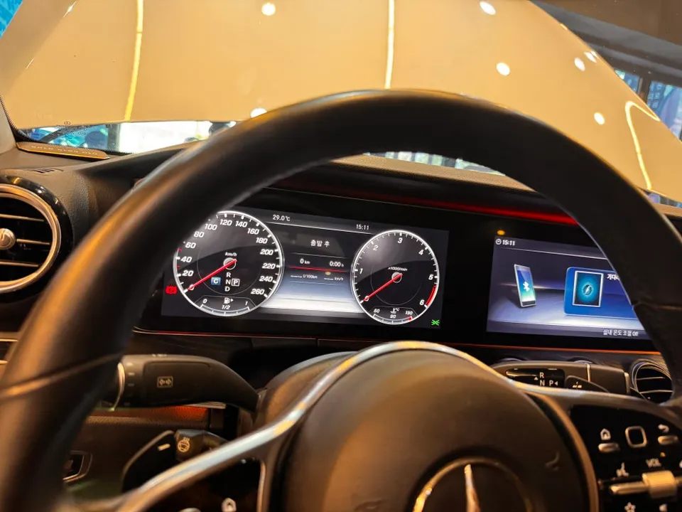 Mercedes-Benz E-Class W213 interior customization - Mercedes-Benz E-Class W213 Wide Cockpit Upgrade Review photo 4
