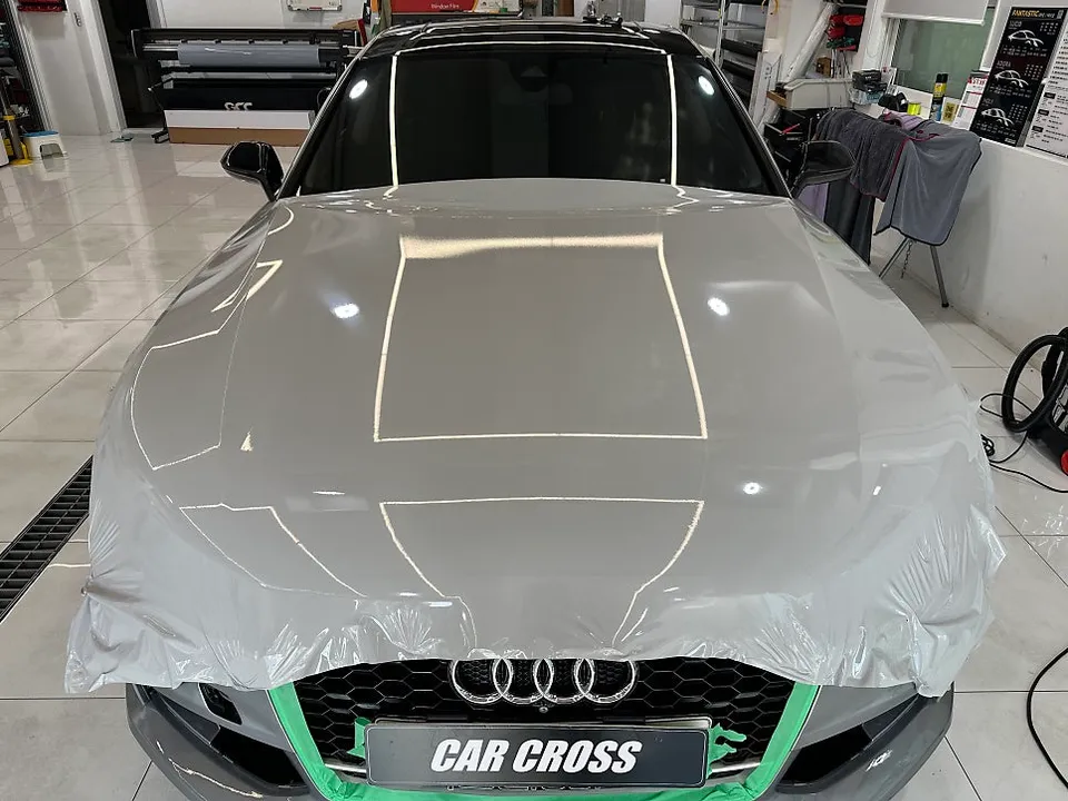 Audi A7のカーラッピング事例|費用目安・仕上がり 施工写真 1-2