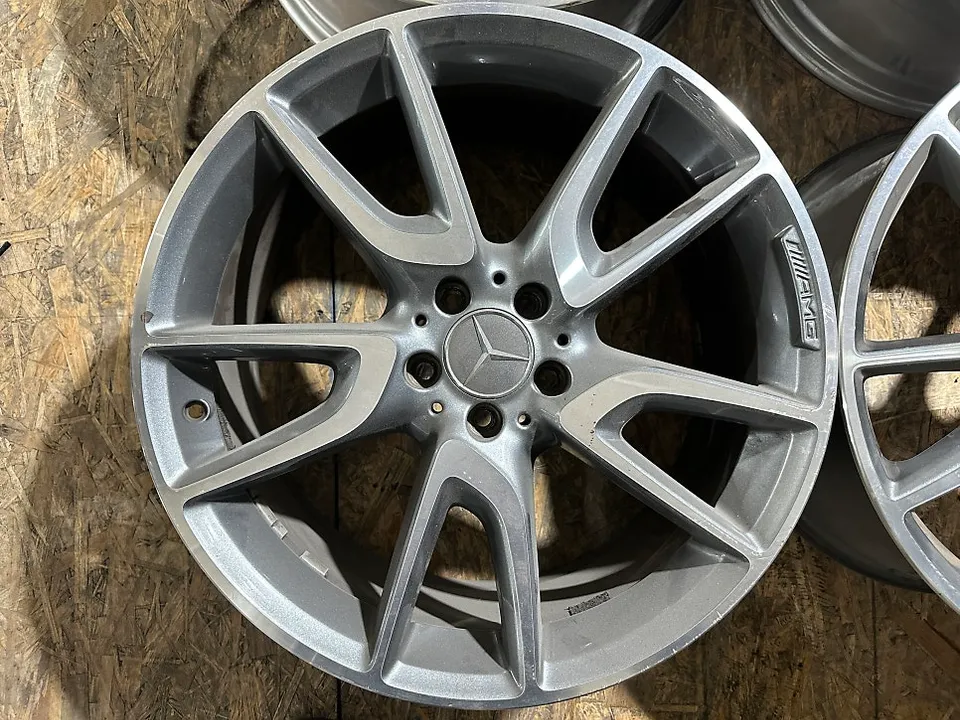 Mercedes-Benz E-Class wheel repair - Mercedes-Benz E-Class Wheel Repair & Painting Review photo 3