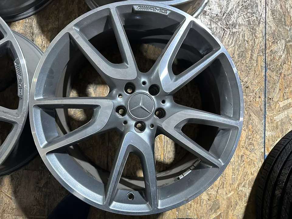 Mercedes-Benz E-Class wheel repair - Mercedes-Benz E-Class Wheel Repair & Painting Review photo 4