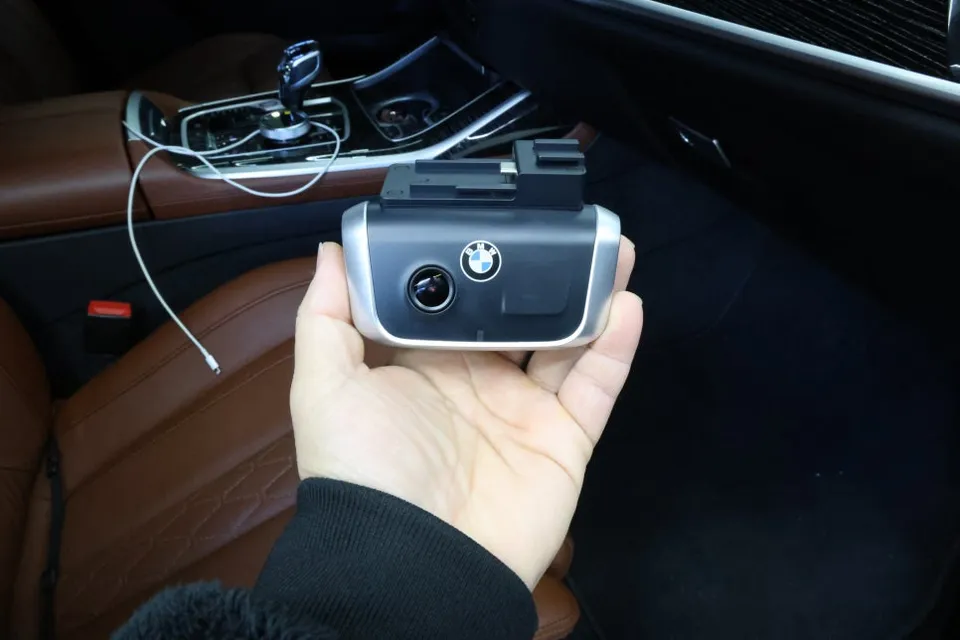 BMW X7 dash cam navigation - BMW X7 Dashcam & Navigation Installation & Review photo 4