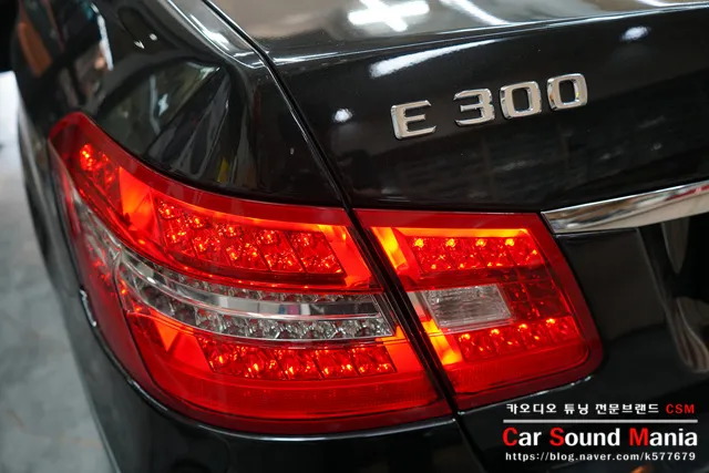 Mercedes-Benz E-Classのカーオーディオ施工事例 施工写真 1-1