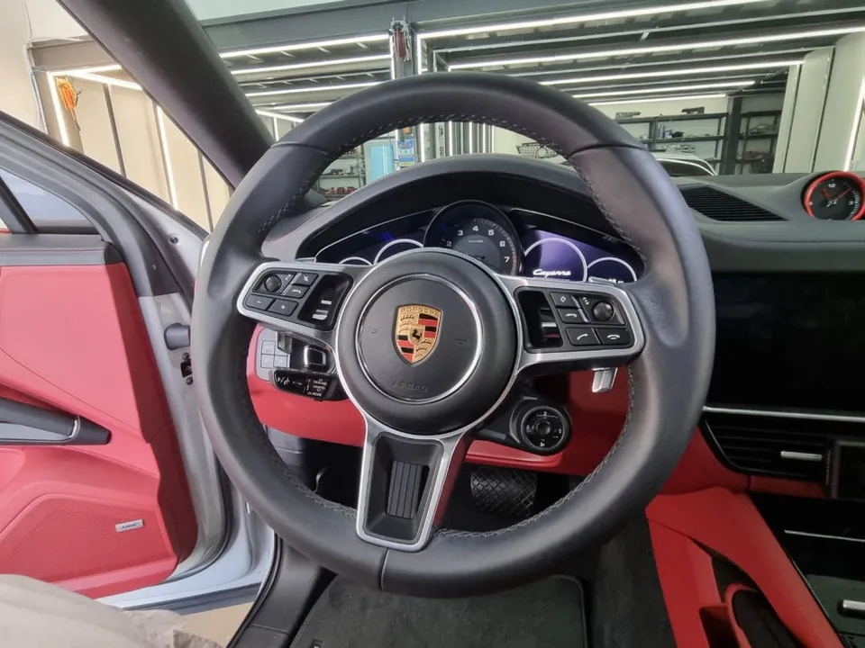 Porsche Cayenne Coupe steering wheel - Porsche Cayenne Coupe Steering Wheel Customization Review photo 4