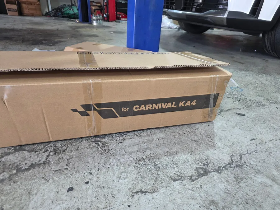 Kia Carnival Hi-Limousine body kit - Kia Carnival Hi-Limousine Body Kit Installation Review photo 4