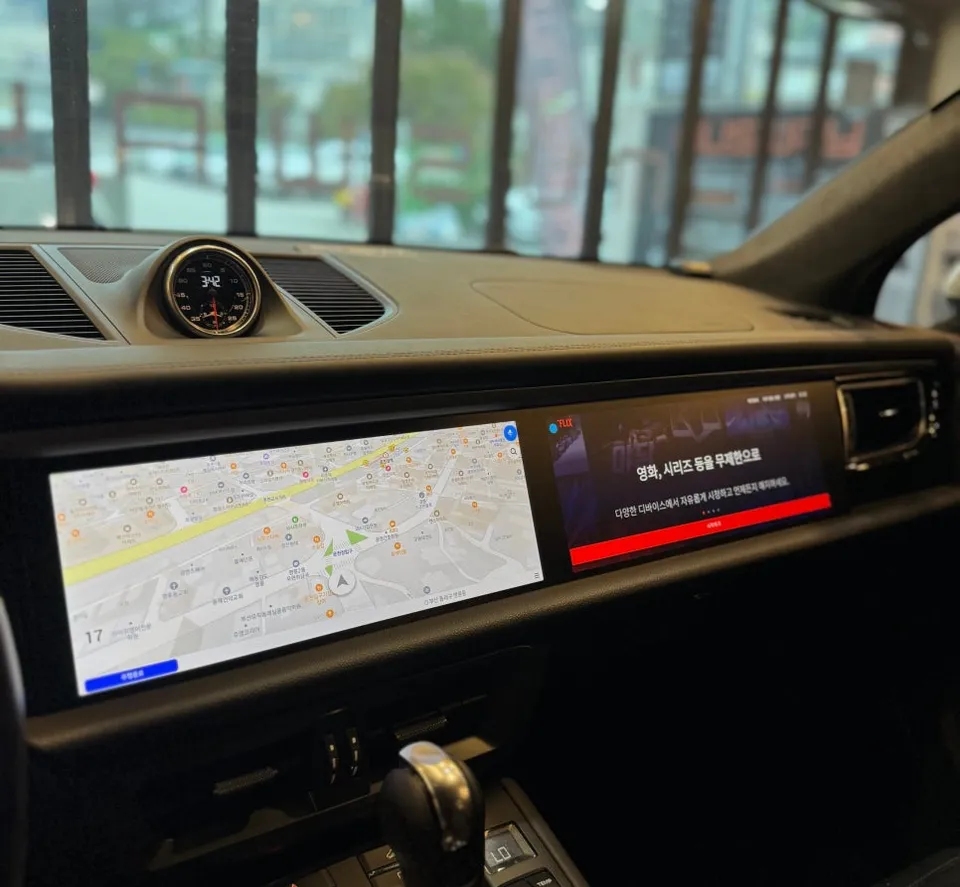 Porsche Macan android system - Porsche Macan Android Head Unit Review — 24.6-inch Dual Display photo 3