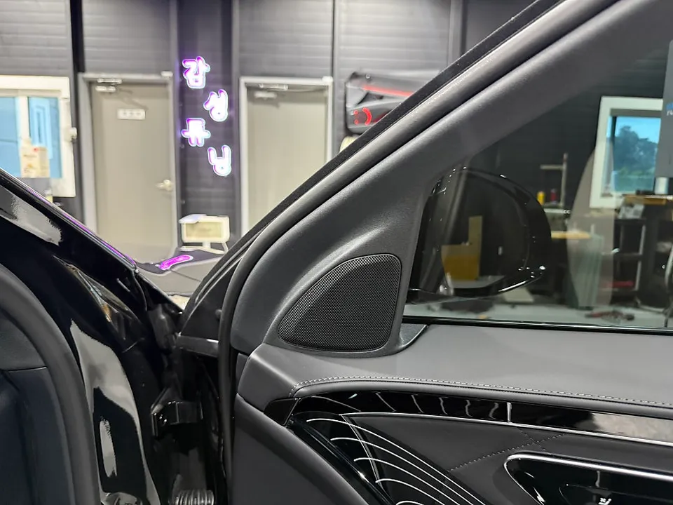 Mercedes-Benz S-Class W223のカーオーディオ施工事例 施工写真 2-1