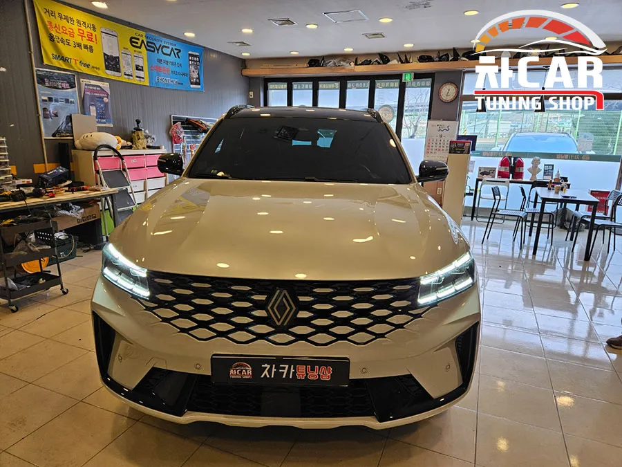 Renault Grand Koleos Ambient Lighting Upgrade — Premium Mood Ligh