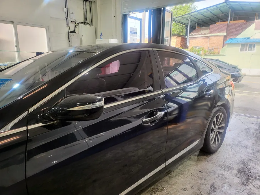Hyundai Grandeur HGのカーフィルム施工事例｜費用目安・仕上がり 施工写真 5-1