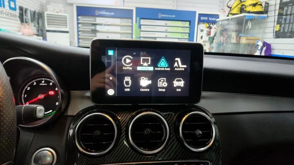 Mercedes-Benz GLC X253のAndroid Auto・CarPlay取付事例 写真