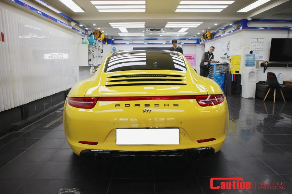 ポルシェ911のPPF施工事例:費用目安と仕上がり 施工写真 2-1