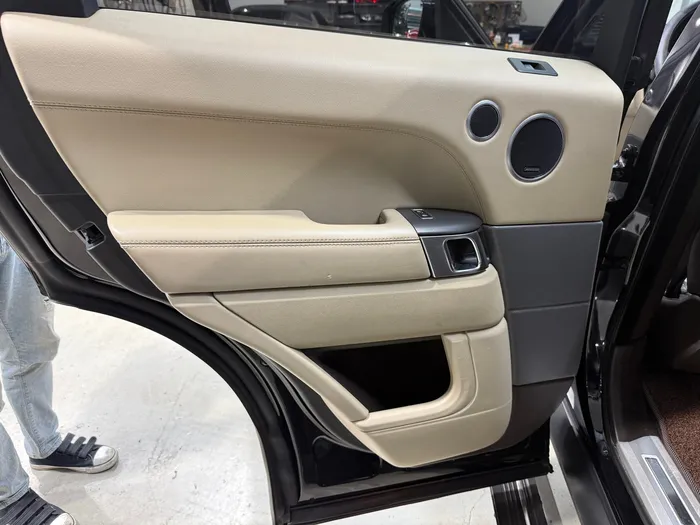 Land Rover Range Rover Sport ambient lighting - Land Rover Range Rover Sport Ambient Lighting Review — Cost photo 4