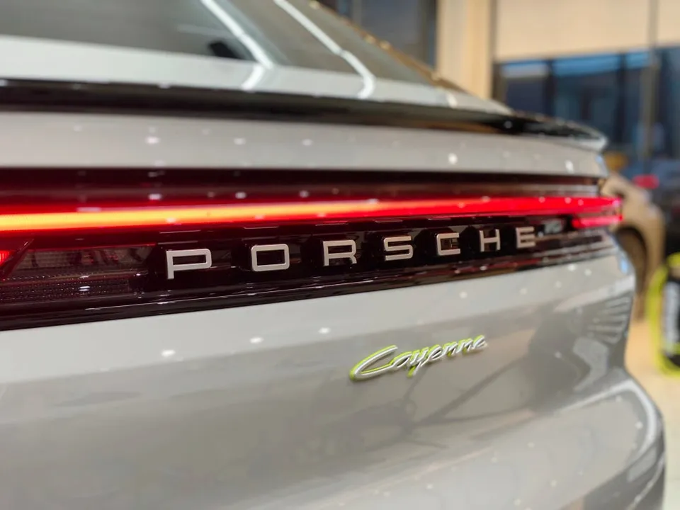 Porsche CayenneのPPF施工事例|費用目安と仕上がり 施工写真 2-1