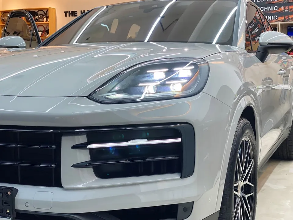 Porsche CayenneのPPF施工事例|費用目安と仕上がり 施工写真 2-2