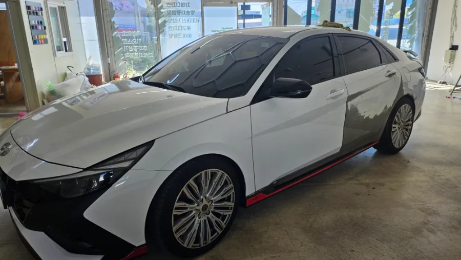 Hyundai Elantra CN7 vinyl wrap - Hyundai Elantra CN7 Vinyl Wrap Review: Satin Black Transformation photo 4