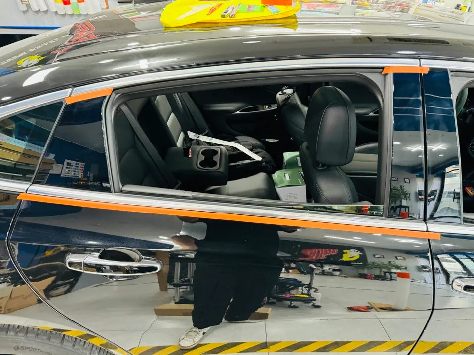 Chevrolet Malibuのカーラッピング事例|費用目安・仕上がり 施工写真 2-3