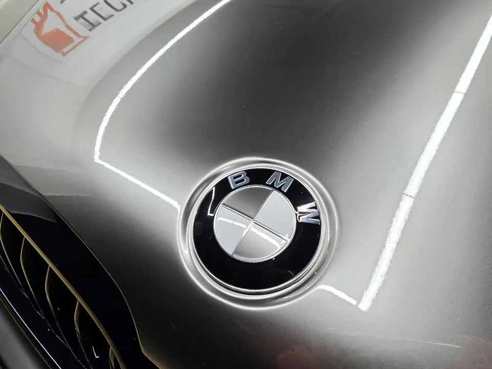 BMW 5 Seriesのカーラッピング事例｜費用目安・仕上がり 写真