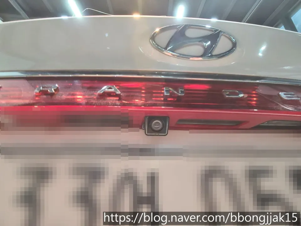 Hyundai Grandeur HG surround view camera - Hyundai Grandeur HG Surround View Camera Installation photo 3