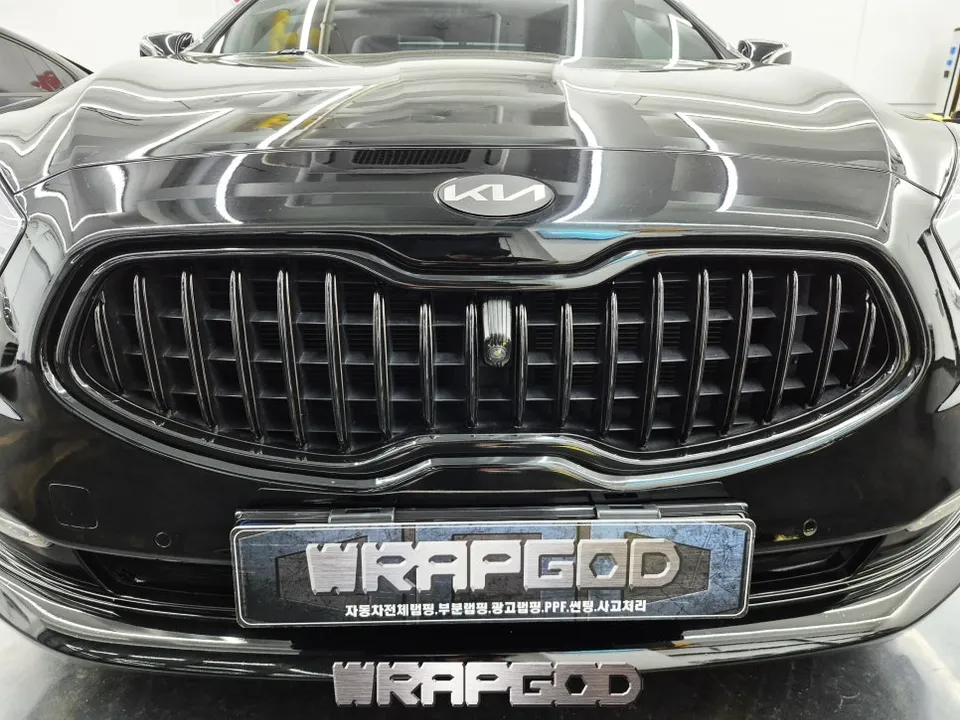 Kia K900 vinyl wrap installation result
