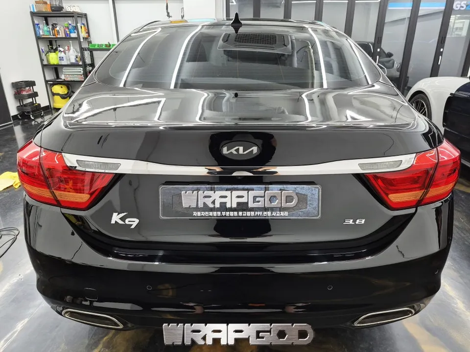 Kia K900のカーラッピング事例 施工写真 1-2