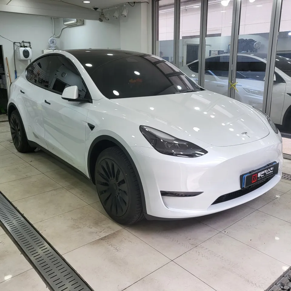 Tesla Model Yのカーラッピング事例|3Mマットブラック 施工写真 2-1