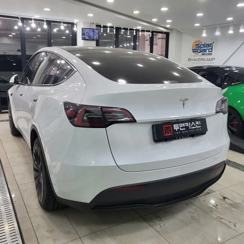 Tesla Model Yのカーラッピング事例|3Mマットブラック 施工写真 2-2