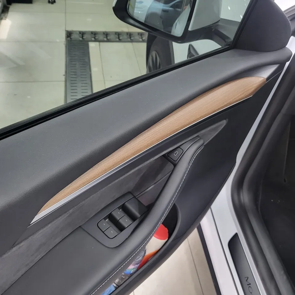 Tesla Model Yのカーラッピング事例|3Mマットブラック 施工写真 2-3
