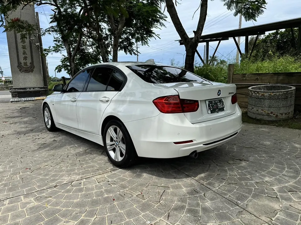 BMW 3 Series F30 body kit - BMW 3 Series F30 Body Kit Installation Review photo 4
