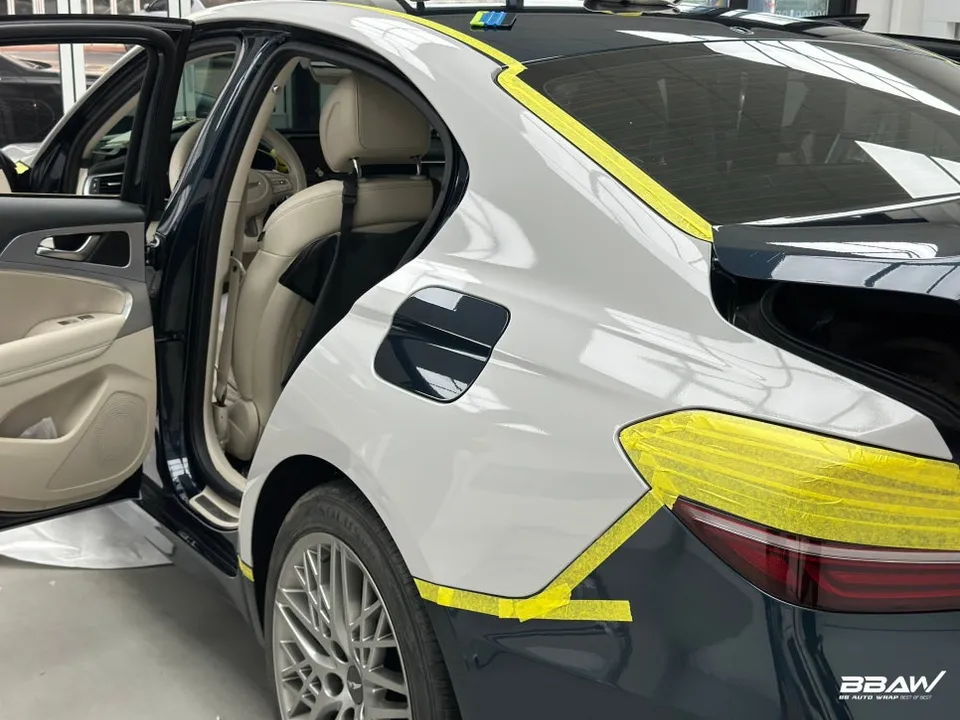 Genesis G70のカーラッピング事例|費用目安・仕上がり 施工写真 2-3
