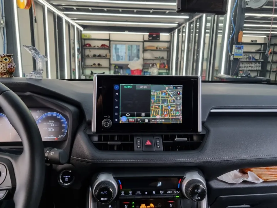 Toyota RAV4のAndroid Auto・CarPlay取付事例 施工写真 4-1