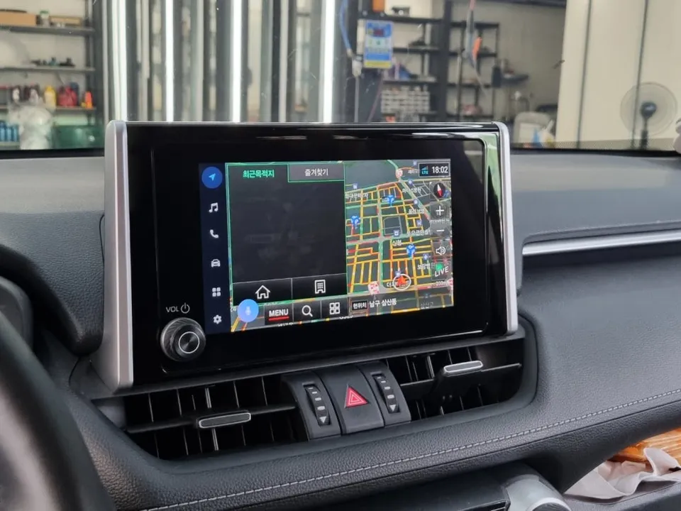 Toyota RAV4のAndroid Auto・CarPlay取付事例 施工写真 2-2